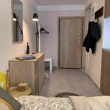 Apartment Center Deluxe *